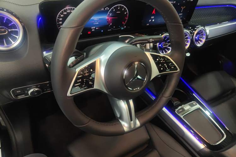 Used Mercedes-Benz GLB 2025 GLB 220 Fashion Model Steering Wheel