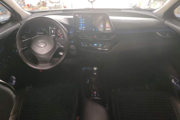 Used Toyota IZOA 2018 2.0L Yichi Edition China V Standard Center Console