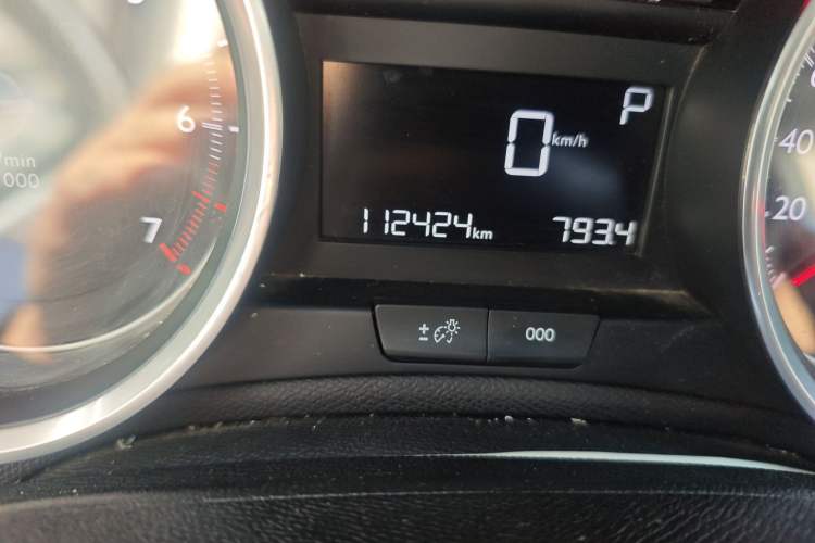 Used Peugeot 408 2015 1.2T Automatic Luxury Edition Odometer Close Up