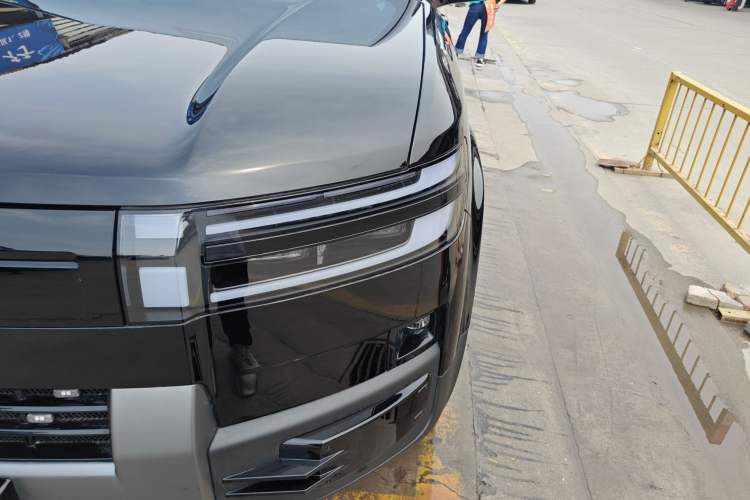 Used Formula Leopard Tai 7 2025 Model 200 km Two-Wheel Drive Max Edition Left Front Headlight