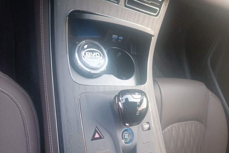 Used BYD Han 2024 DM-i Glory Edition 121KM Premium Model Gear Lever