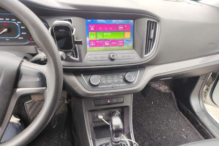 Used Roewe 360 2015 1.5L Automatic Luxury Edition
