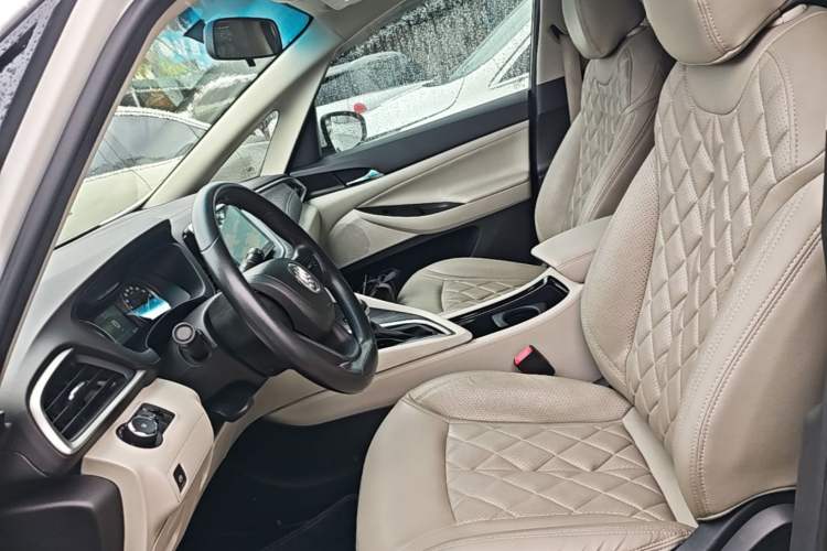 Used Buick GL6 2018 18T 6-Seater Elite Model
