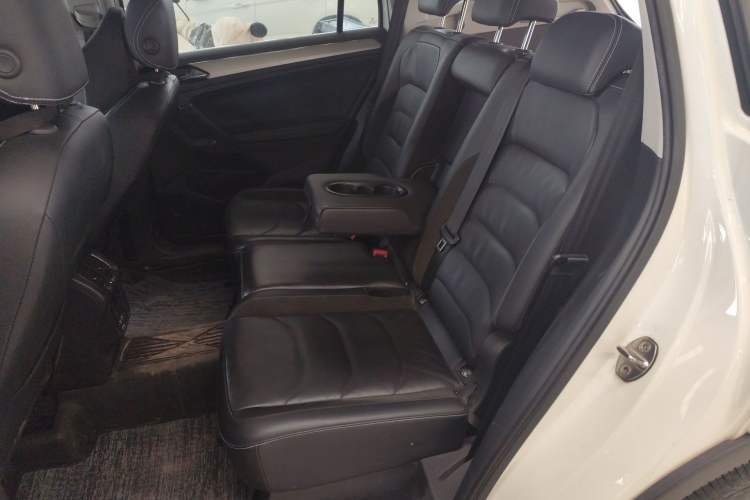 Used Volkswagen Tiguan L 2019 330TSI Automatic Two-Wheel Drive Panoramic Comfort Edition China VI Standard Left Rear Seat