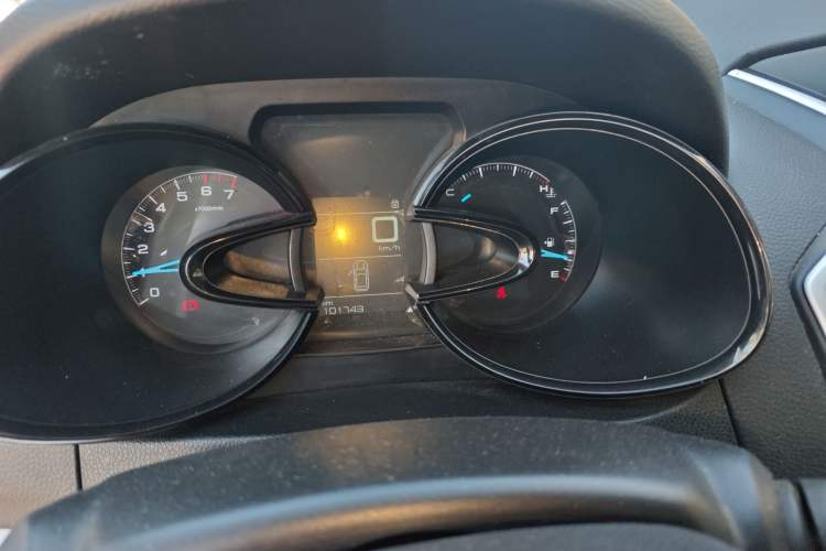 Used Dongfeng Aeolus AX7 2015 2.0L Manual Zhiyi Trim