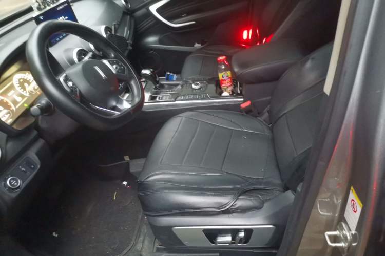 Used Wey VV7 2017 2.0T Ultra-Luxury Version
