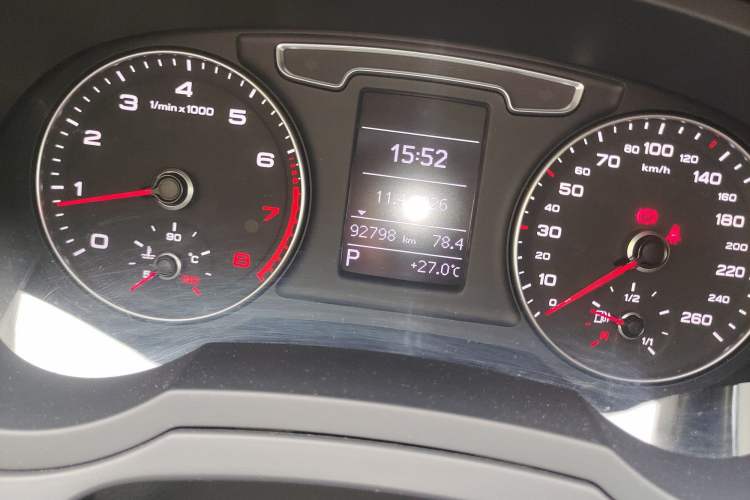 Used Audi Q3 2018 30th Anniversary Edition 30 TFSI Fashion Model Odometer Close Up