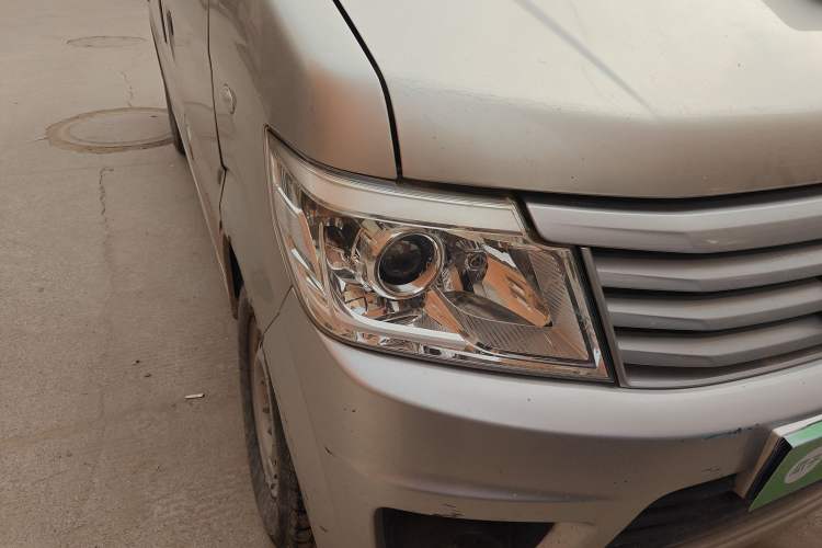 Used CHANGAN KAICHENG Star 9 2015 1.5L Base Version 4G15S Right Front Headlight