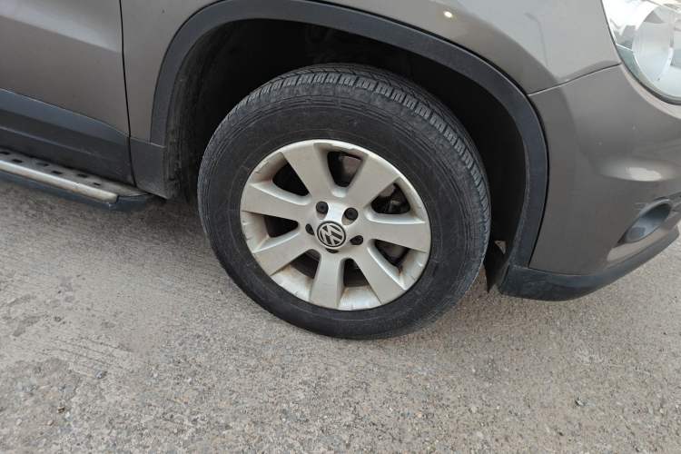 Used Volkswagen Tiguan 2010 1.8 TSI Automatic Two-Wheel Drive Trend Edition Right Front Wheel Hub