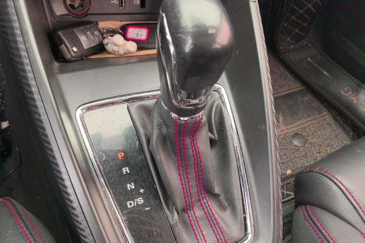 Used MG ZS 2017 16T Automatic Prestige Edition Gear Lever