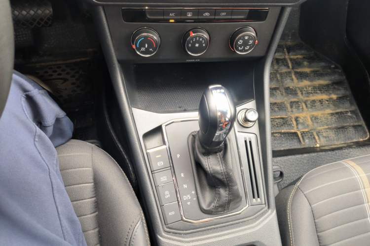 Used Volkswagen Lavida 2019 280TSI DSG Comfort Edition China VI standard Gear Lever