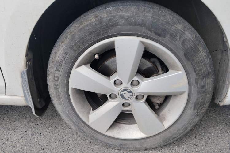 Used Skoda Rapid 2013 1.6L Manual Smart Selection Model
