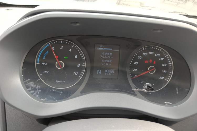 Used Wuling Yangguang 2024 300KM Comfort Version Passenger Van 75kW Instrument Cluster