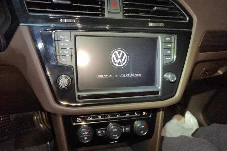 Used Volkswagen Tiguan L 2018 330TSI Automatic Two-Wheel Drive Luxury Edition