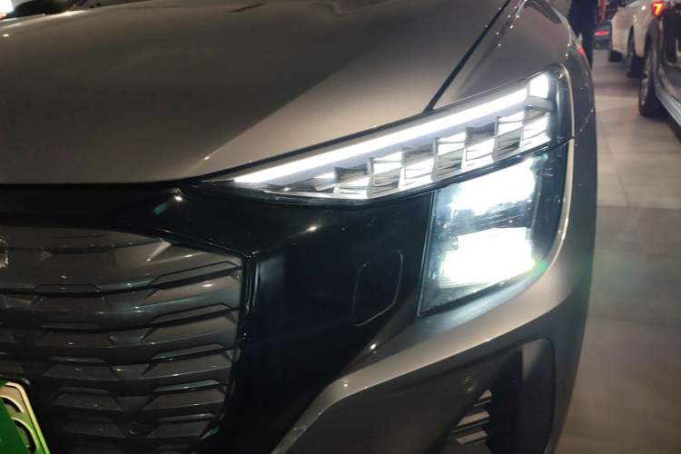 Used Audi Q5 e-tron 2022 40 e-tron Starlight Edition Mech Kit
