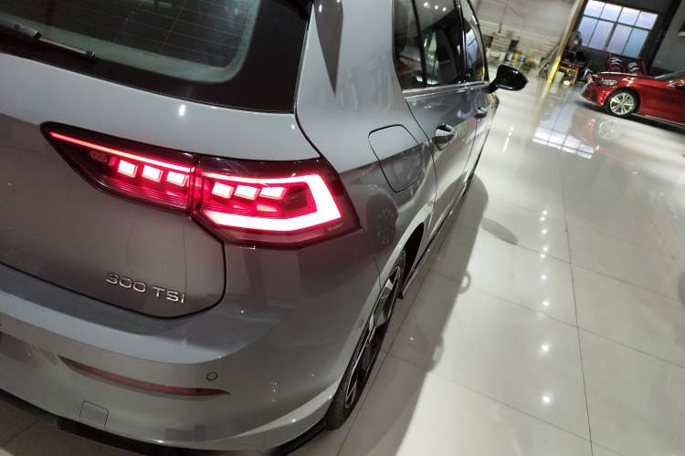 Used Volkswagen Golf 2025 Facelift 300TSI R-Line Right Rear Taillight