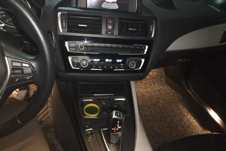 Used BMW 2 Series 2015 220i Convertible Coupe Leading Model
