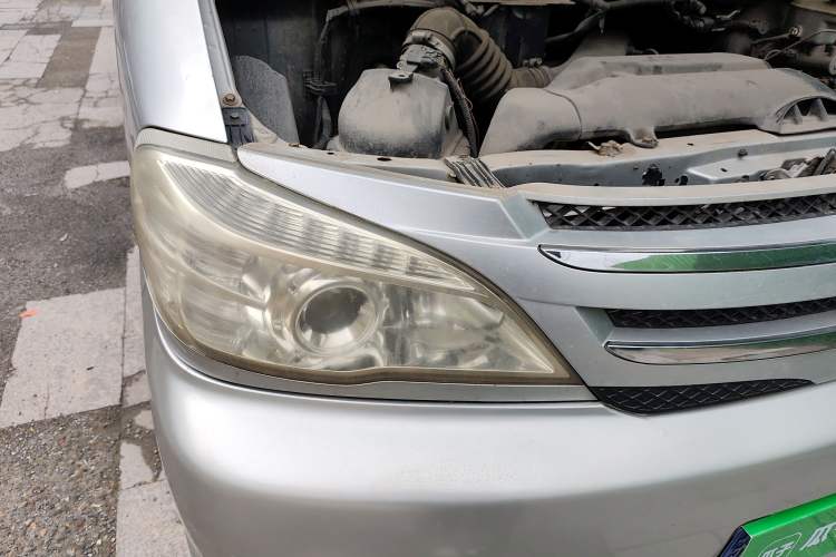 Used Jinbei Grace 2010 2.7L 3rd Generation Yu Ling Luxury Version Long Wheelbase 9-Seater Equipped with 2TR Engine