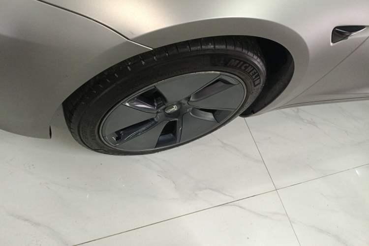 Used Tesla Model 3 2022 Rear-Wheel-Drive Version Left Front Wheel Hub