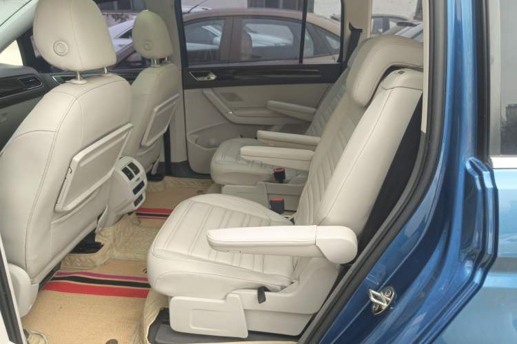 Used Volkswagen Touran 2018 Volkswagen Touran L 280TSI DSG Luxury Edition 6-seater