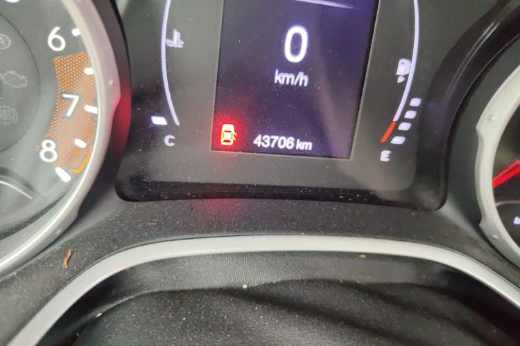 Used Jeep Compass 2020 220T Automatic Leading Edition Odometer Close Up