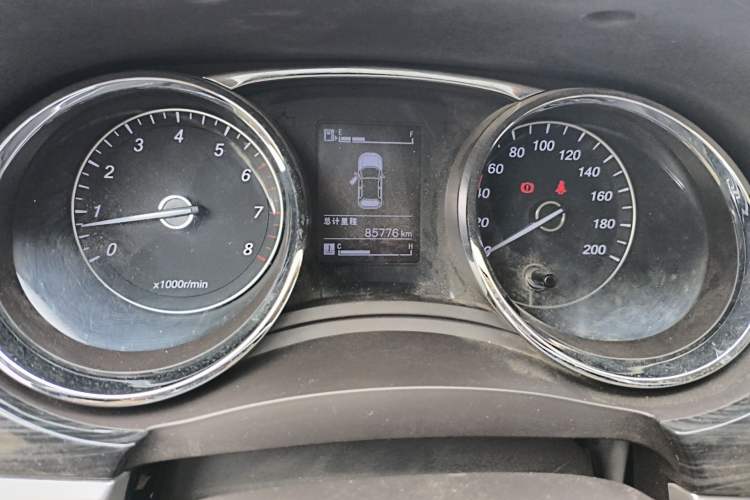 Used Baojun 730 2016 1.5T Manual Comfort Version 7 Seats Odometer Close Up