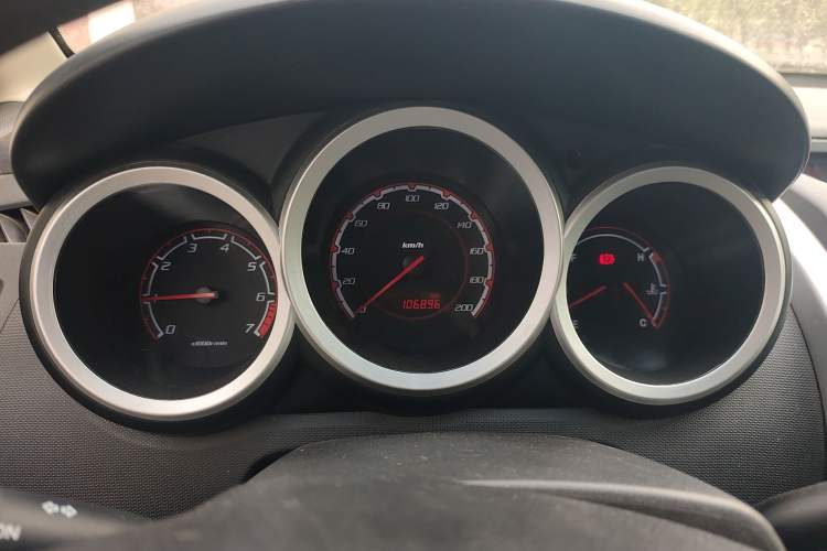 Used CHANGAN CX20 2014 1.4L Manual Sport Version China IV Standard