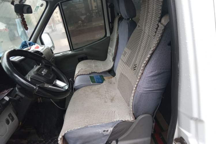 Used JMC Transit 2017 2.8T Commercial Version Short Wheelbase Mid-Roof 6/7/8-Seater JX493