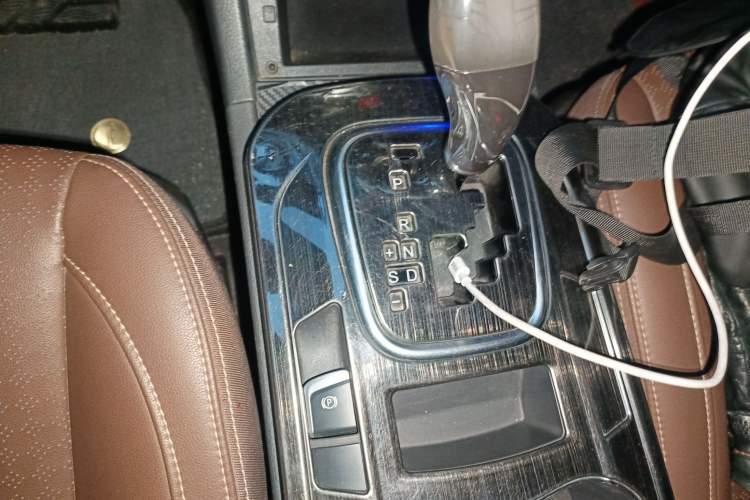 Used BYD S7 2017 2.0T Automatic Prestige Edition Gear Lever