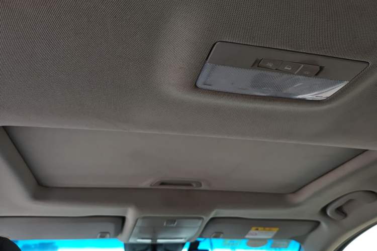 Used Chevrolet Cruze 2013 Hatchback 1.6L Manual Luxury Model Headliner