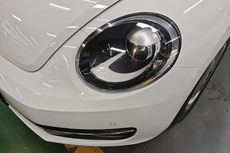 Used Volkswagen Beetle 2015 180TSI model Left Front Headlight