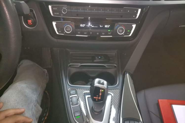 Used BMW 3 Series 2017 320Li Fashion Model
