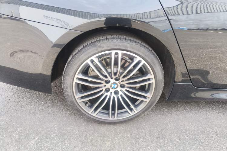 Used BMW 5 Series 2019 530Li Leading Model M Sport Package