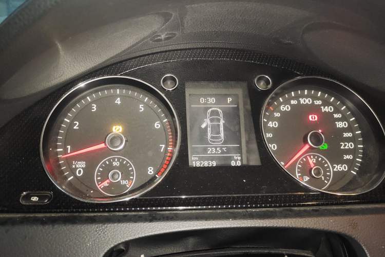 Used Volkswagen Magotan 2012 1.8TSI Luxury Model Instrument Cluster