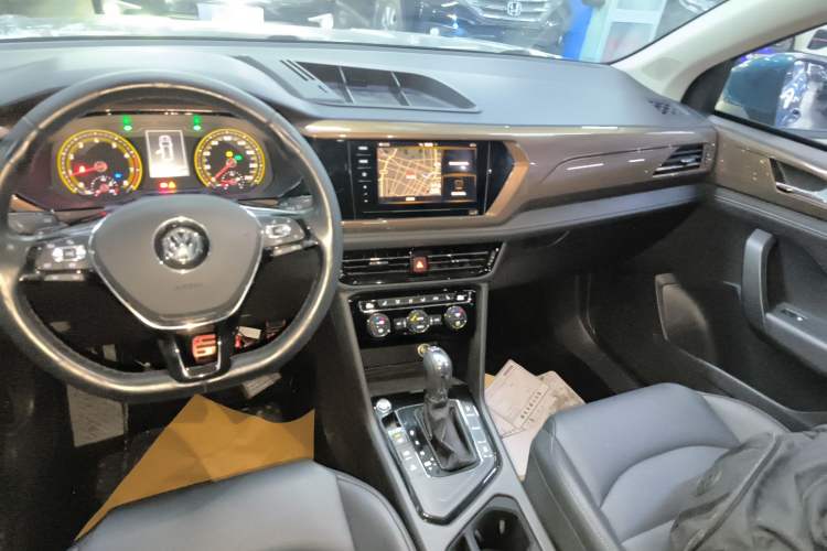 Used Volkswagen Tharu 2020 330TSI All-Wheel-Drive Luxury Edition China VI Standard