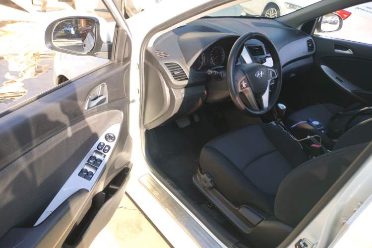 Used Hyundai Verna Ray 2014 1.6L Automatic TOP Driver Seat