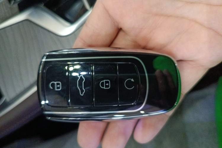 Used Chery Tiggo 8 PLUS 2024 Champion Edition 290TGDI DCT Deluxe Version 5-Seater