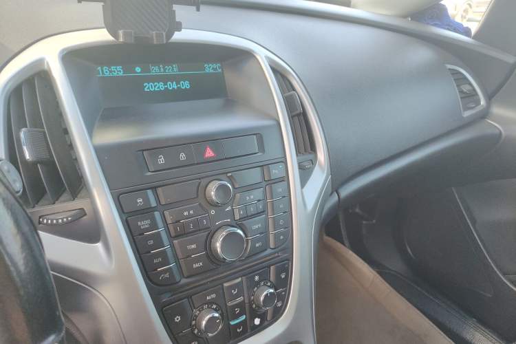 Used Buick GT 2010 XT 1.6T Fashion Sport Edition Audio And AC Panel