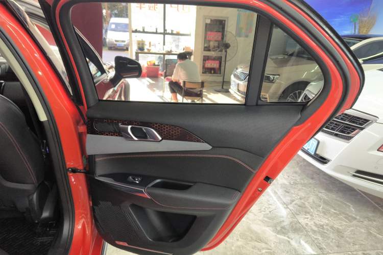 Used Lynk & Co 02 2018 1.5T DCT Two-Wheel Drive Pro Version China V Emission Standard
