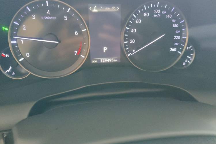 Used Lexus ES 2015 200 Elite Edition Odometer Close Up