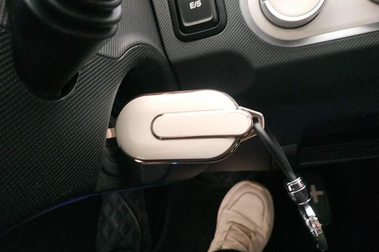 Used Wuling Hongguang MINIEV 2022 Macaron Premium Model – Lithium Iron Phosphate Vehicle Key