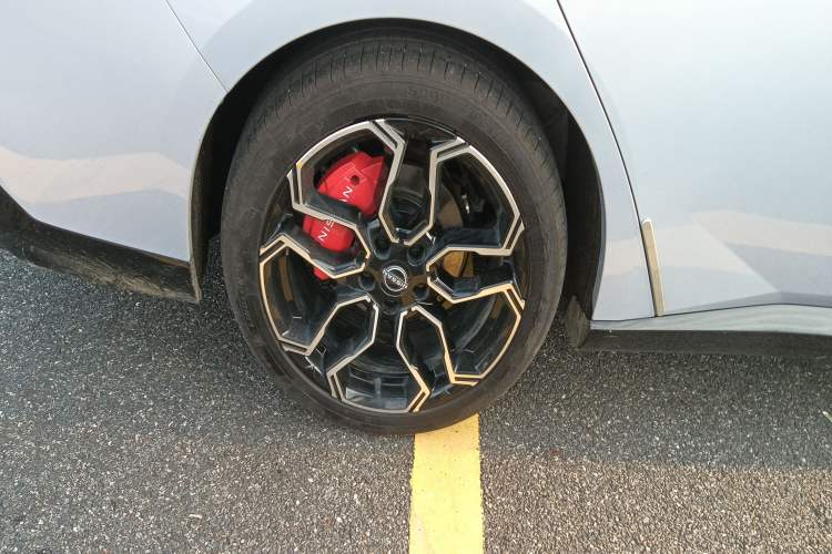 Used Nissan N7 2025 625 Pro Right Rear Wheel Hub