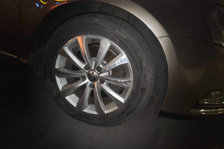Used Volkswagen Magotan 2015 1.8TSI Advanced Model Right Front Wheel Hub