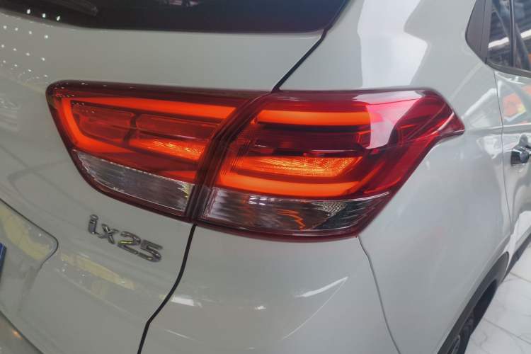 Used Hyundai ix25 2017 1.4T Automatic Smart Version
