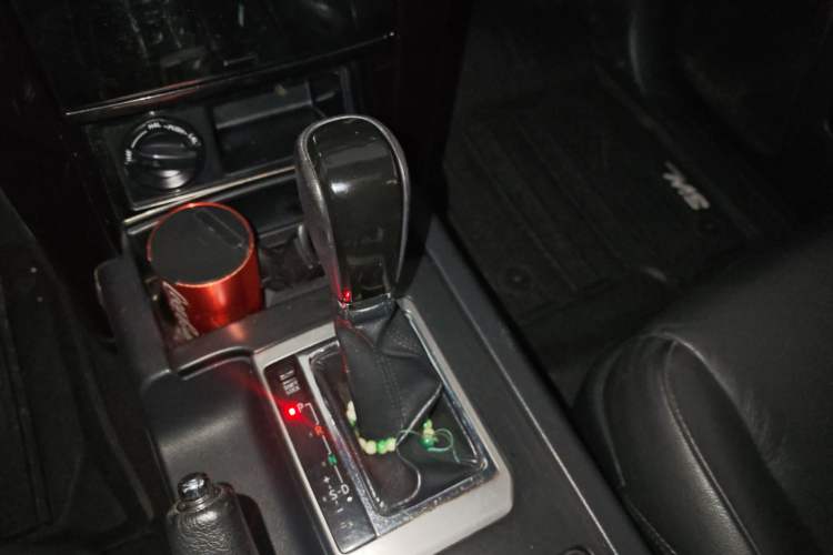 Used Toyota Prado 2016 2.7L Automatic Standard Edition Gear Lever