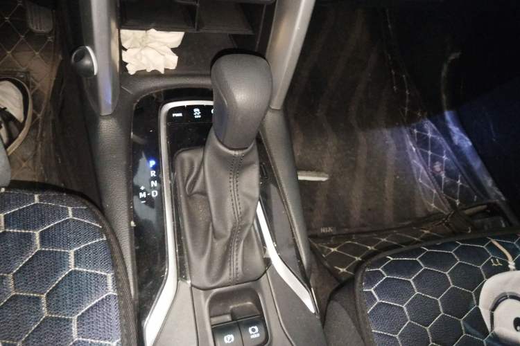 Used Toyota Corolla Cross 2023 2.0L Elite Edition Gear Lever
