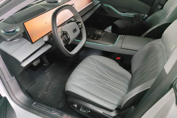 Used Geely Galaxy E8 2025 700 km Long-Range Intelligent Driving Version