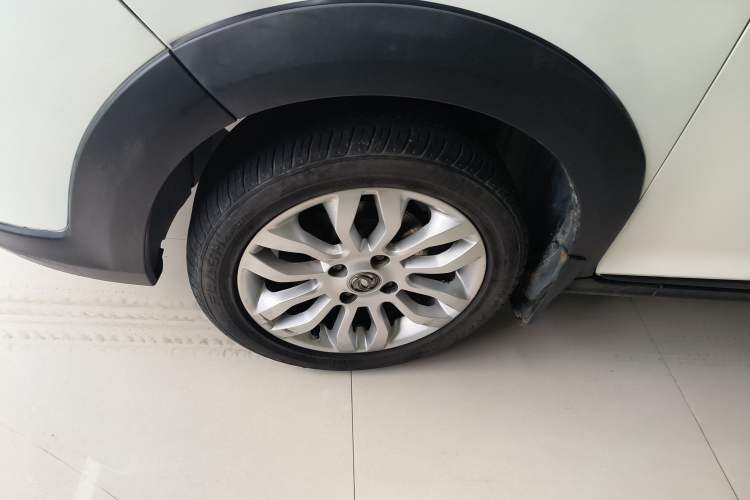 Used Dongfeng Aeolus AX3 2016 1.5L Manual ZhiKu Model
