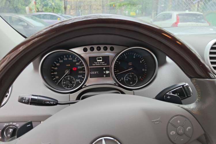 Used Mercedes-Benz M-Class 2010 ML 300 4MATIC