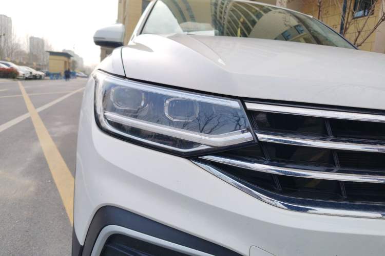 Used Volkswagen Tiguan L 2022 330TSI Automatic Two-Wheel Drive Smart Edition Right Front Headlight